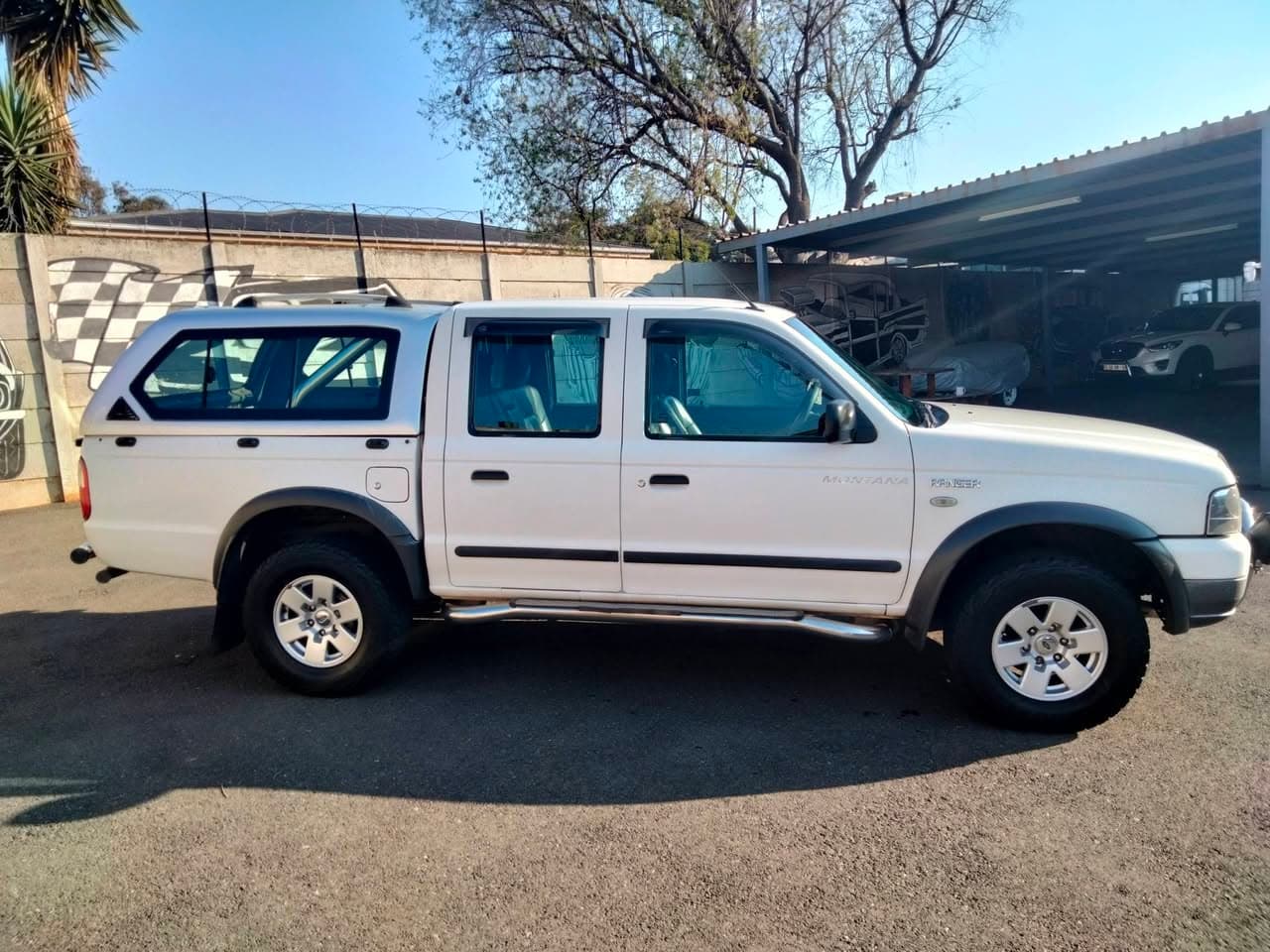 2006 Ford Ranger 2.5 Montana diesel bakkie in white, used car for sale in Krugersdorp (photo 1 of 12)