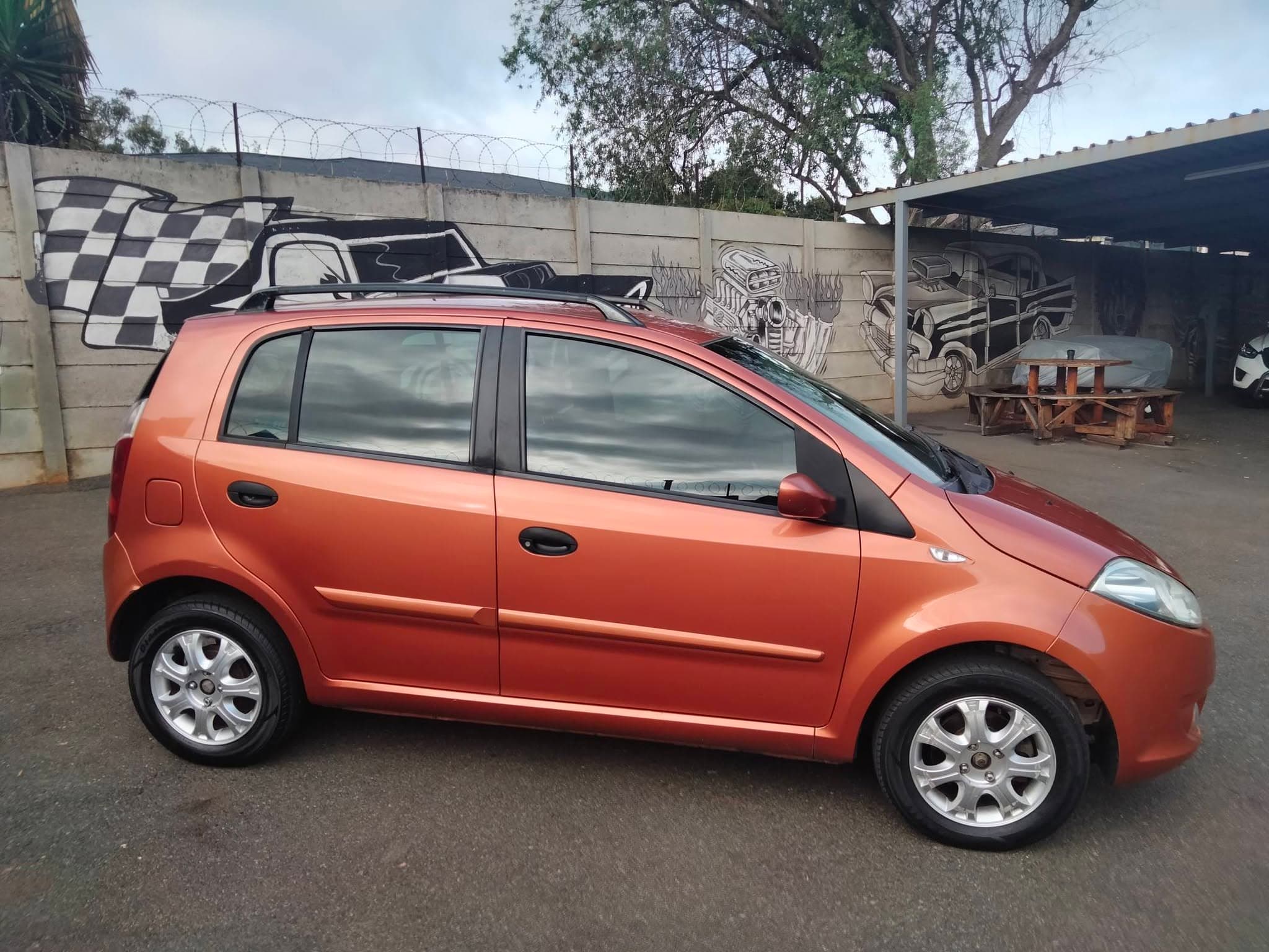 2010 Chery J1 1.3 LX hatchback in gold, used car for sale in Krugersdorp (photo 1 of 13)